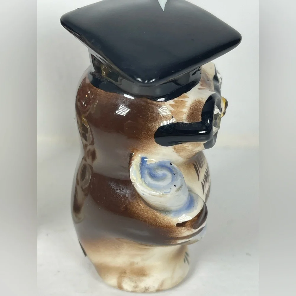 Lefton Vintage ceramic wise‎ owls salt & pepper shakers-Anthropomorphic-kitschy